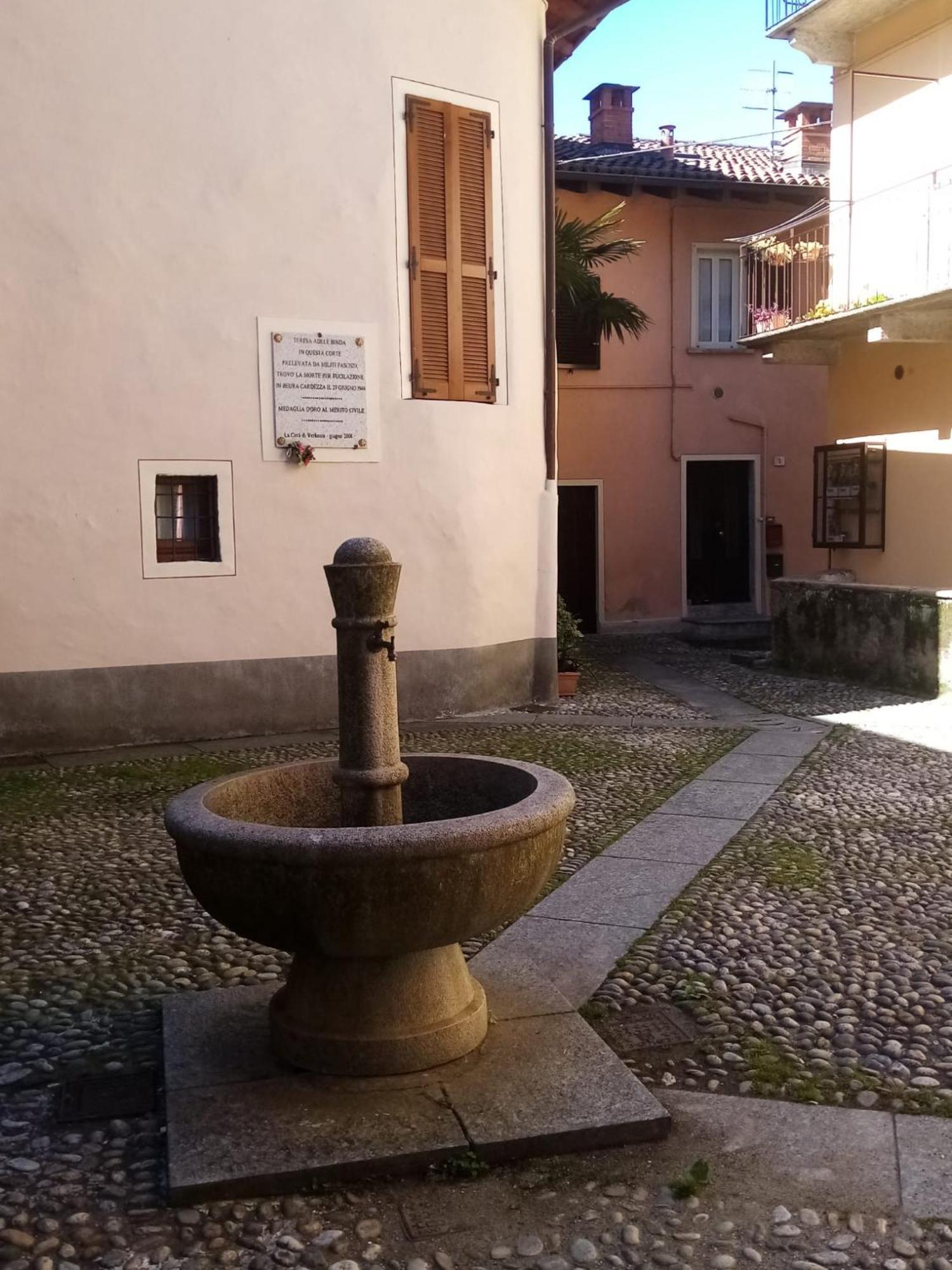 Casa Vacanze Scent Of Roses Verbania Eksteriør bilde